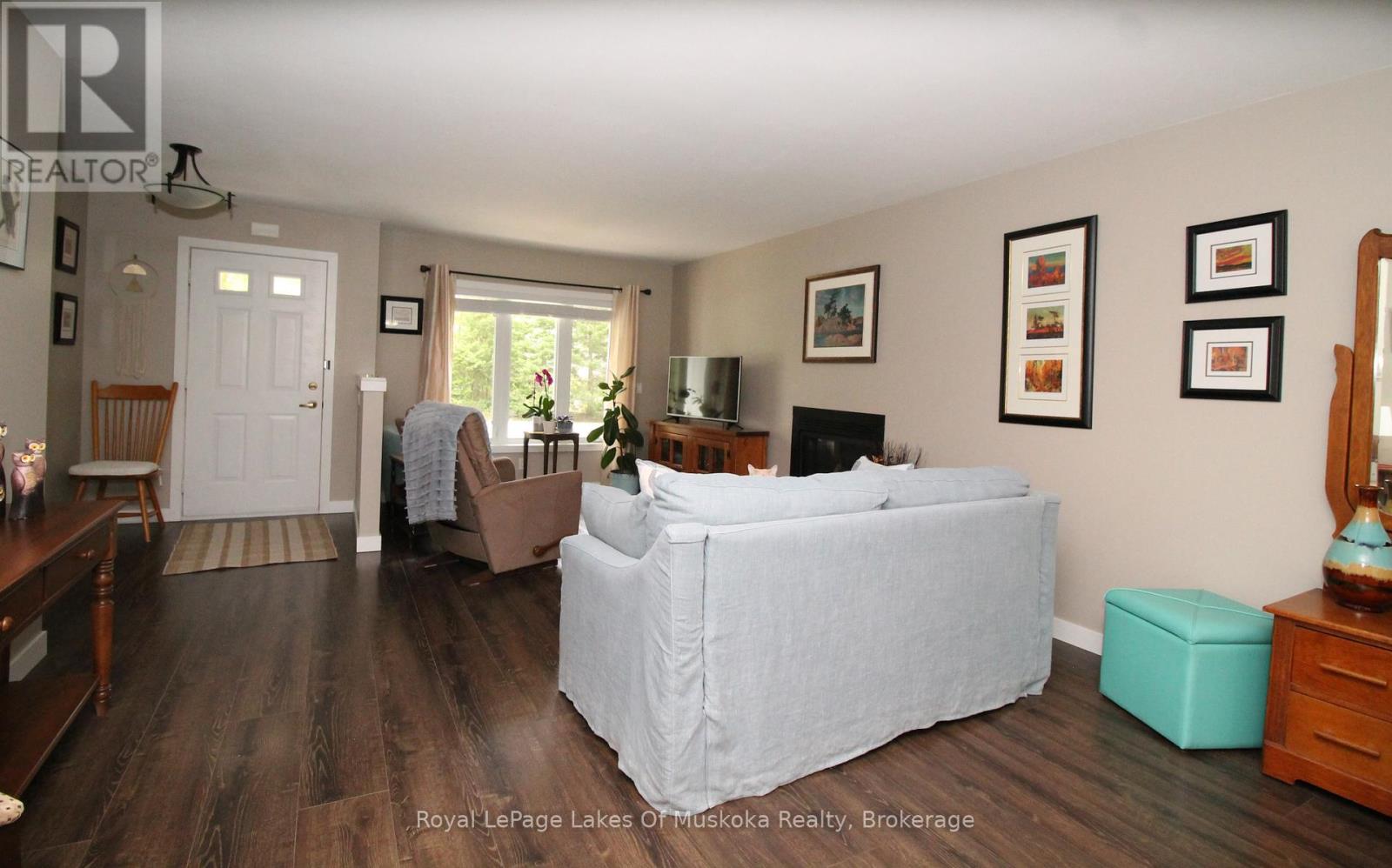 30 Hedgewood Lane, Gravenhurst, Ontario  P1P 1Y8 - Photo 14 - X12154306
