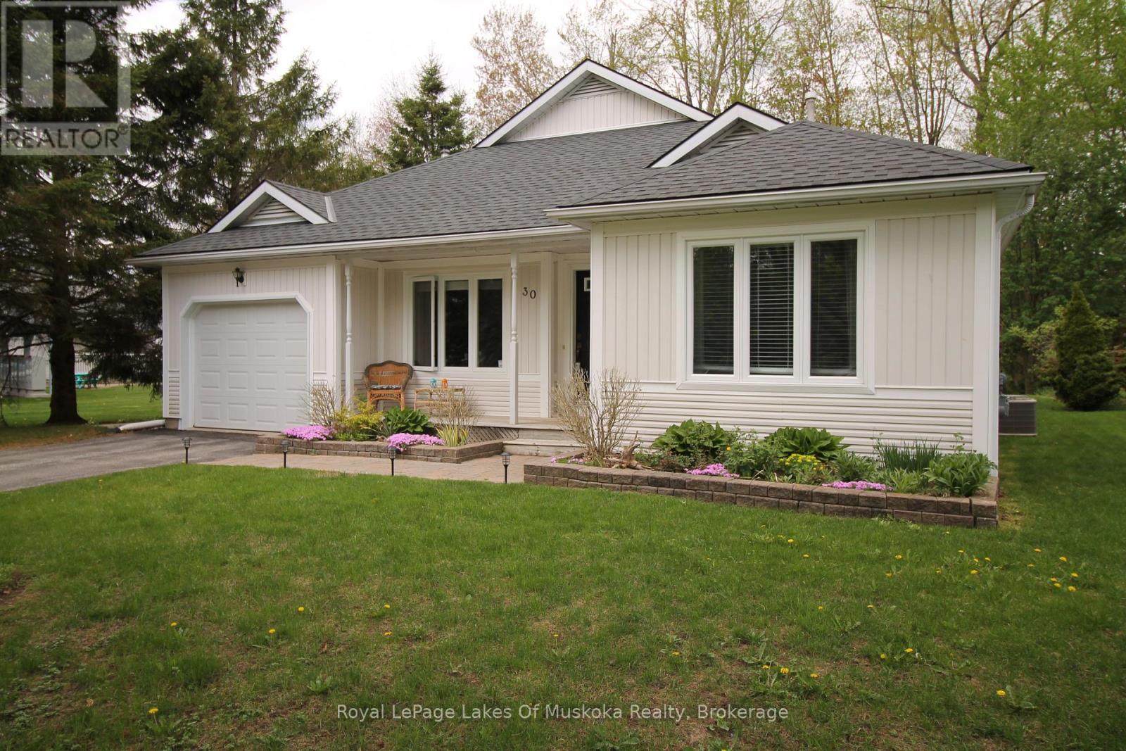 Property at 30 HEDGEWOOD LANE image 3