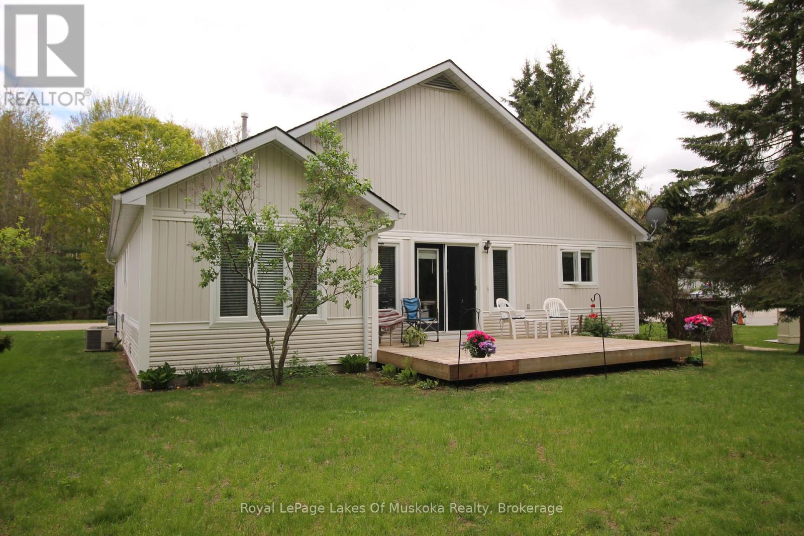 Property at 30 HEDGEWOOD LANE image 4