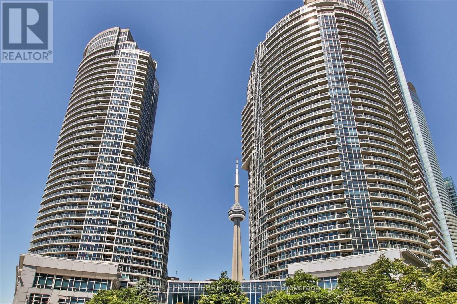 1505 - 218 QUEENS QUAY, Toronto, Ontario