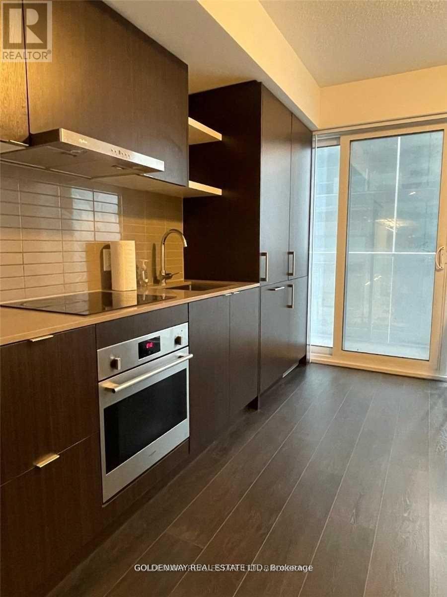 2211 - 100 Harbour Street, Toronto, Ontario  M5J 2T5 - Photo 9 - C12154180