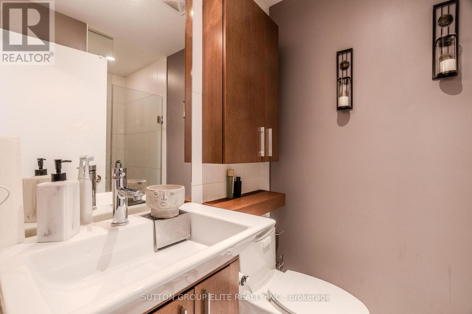 910 - 8 Telegram Mews, Toronto, Ontario  M5V 3Z5 - Photo 23 - C12154233