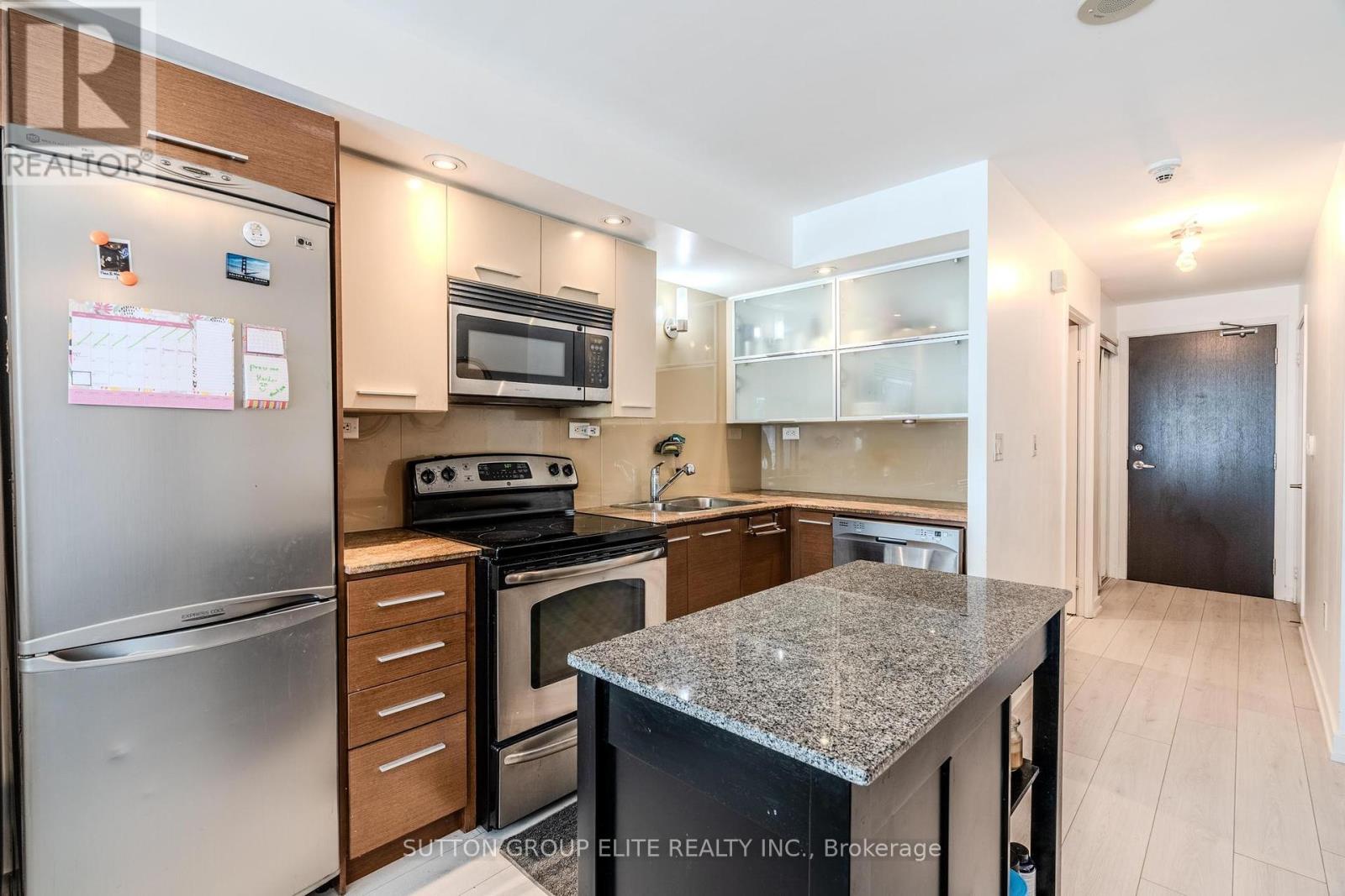 910 - 8 Telegram Mews, Toronto, Ontario  M5V 3Z5 - Photo 25 - C12154233