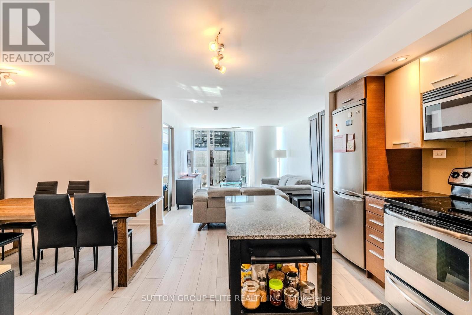 910 - 8 Telegram Mews, Toronto, Ontario  M5V 3Z5 - Photo 29 - C12154233
