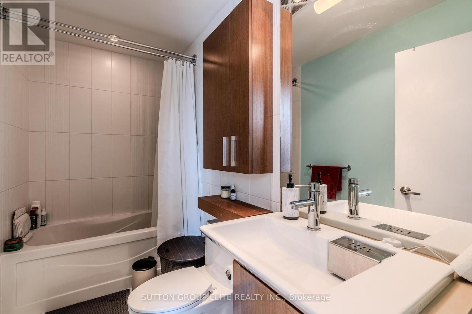 910 - 8 Telegram Mews, Toronto, Ontario  M5V 3Z5 - Photo 35 - C12154233