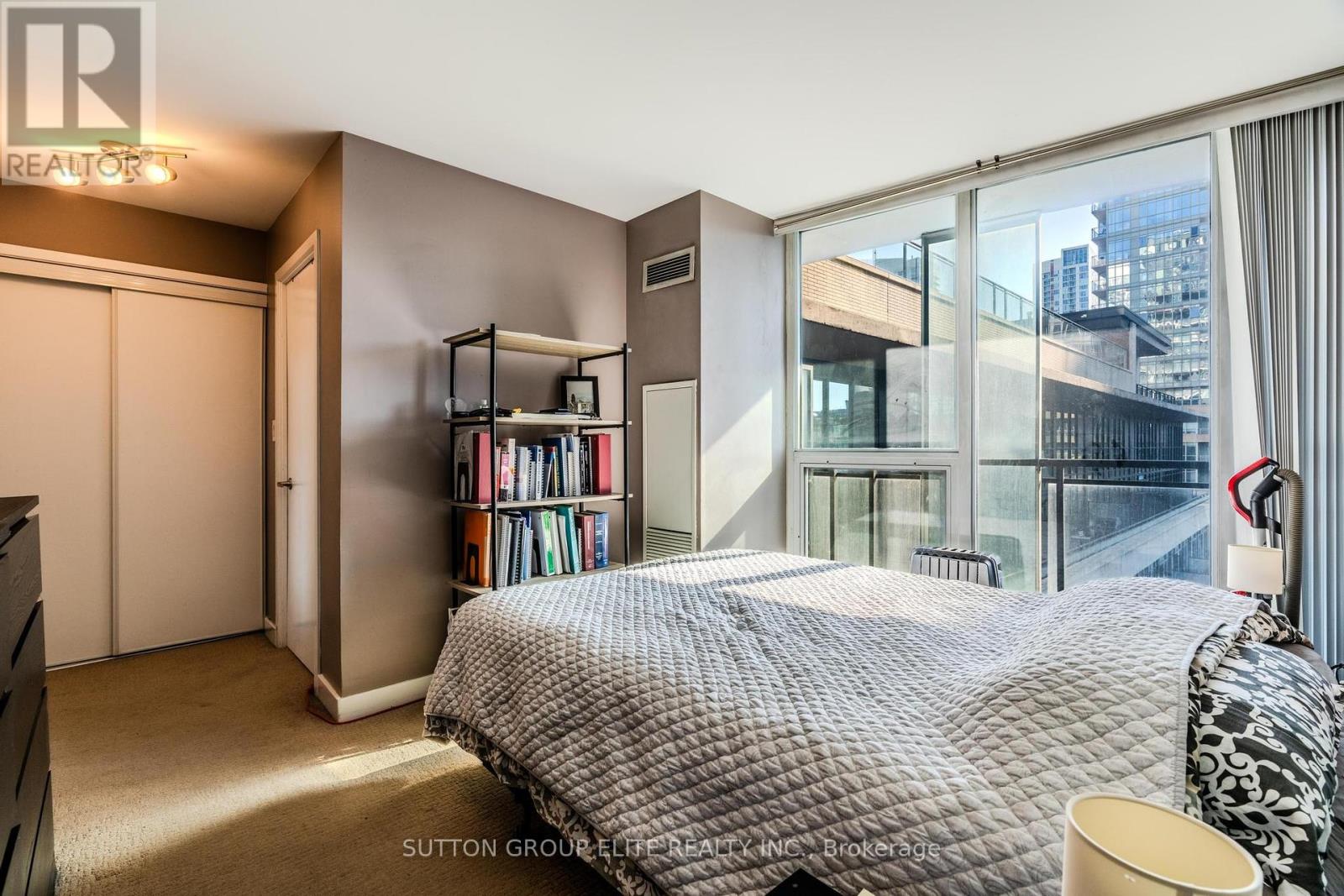 910 - 8 Telegram Mews, Toronto, Ontario  M5V 3Z5 - Photo 39 - C12154233