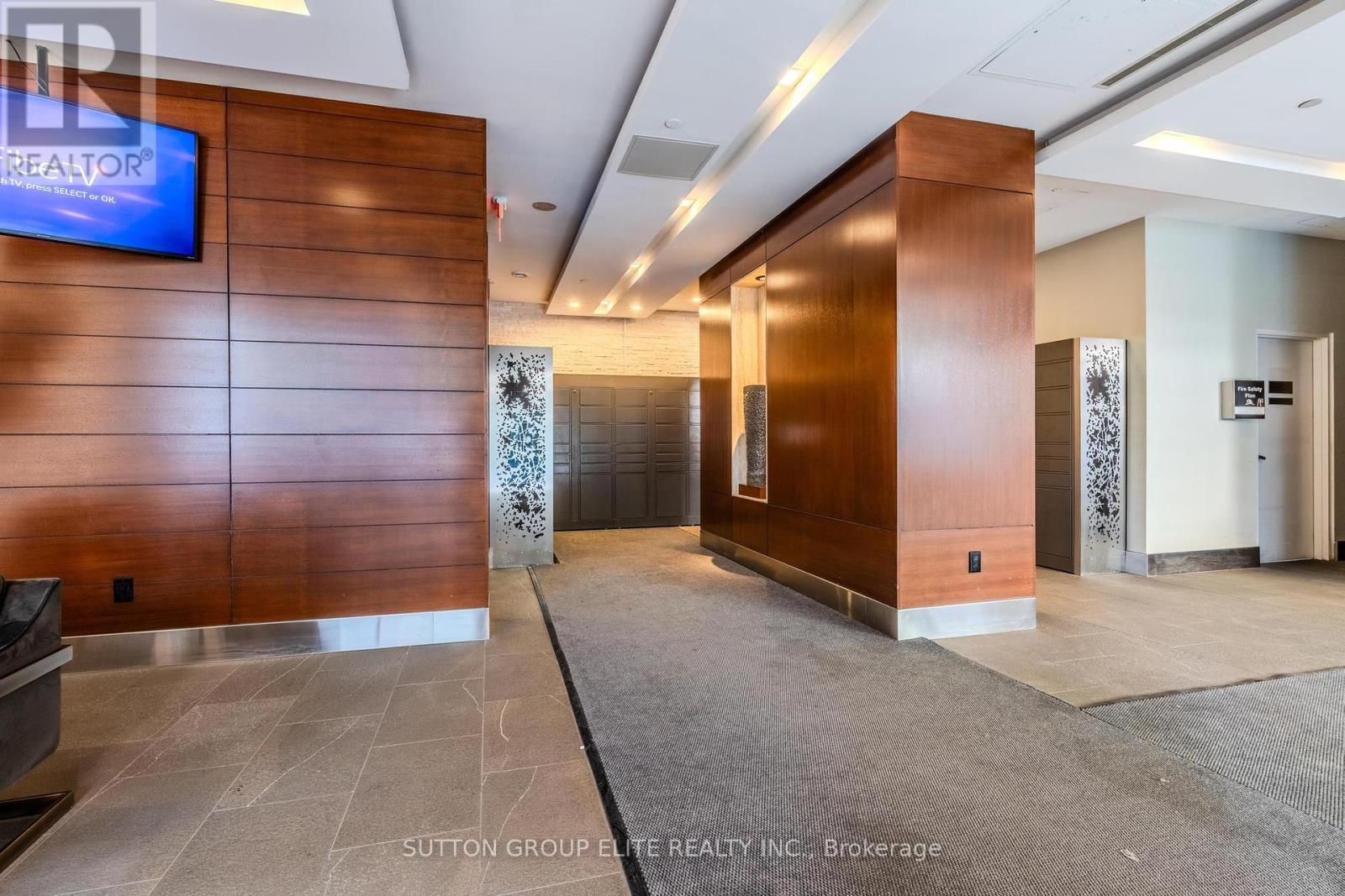 910 - 8 Telegram Mews, Toronto, Ontario  M5V 3Z5 - Photo 4 - C12154233