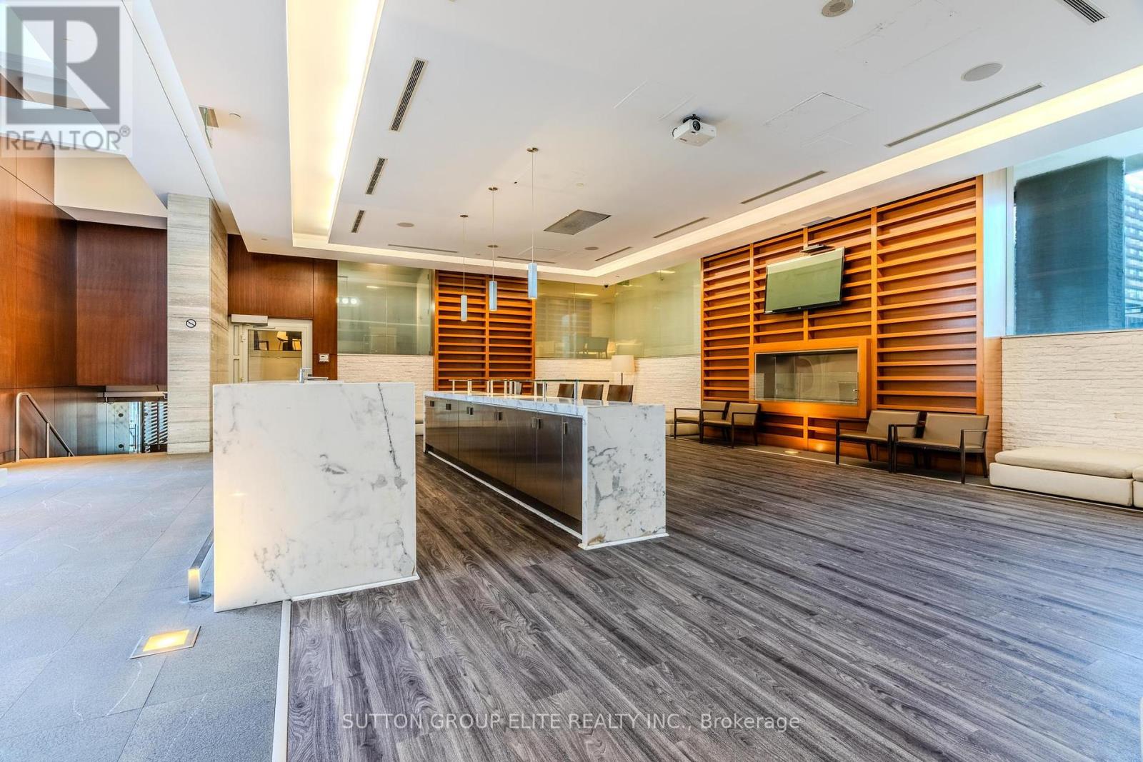 910 - 8 Telegram Mews, Toronto, Ontario  M5V 3Z5 - Photo 9 - C12154233