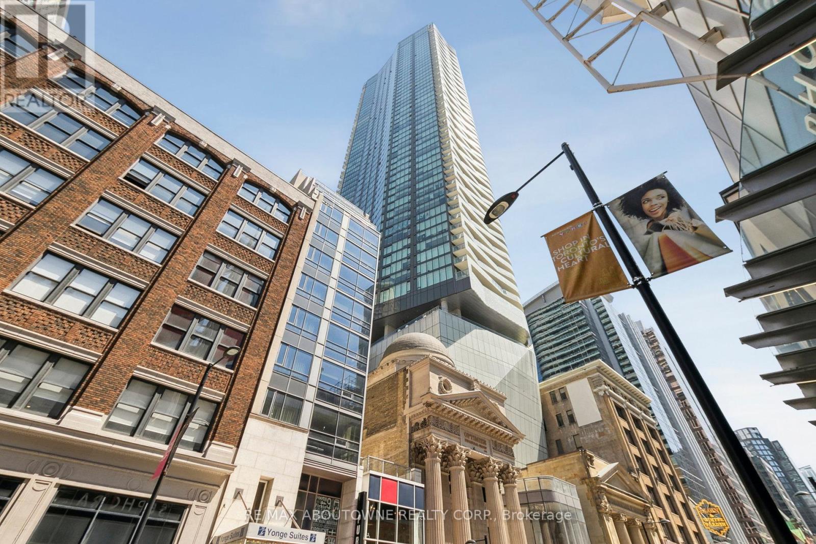 3811 - 197 Yonge Street, Toronto, Ontario  M5B 0C1 - Photo 1 - C12154242