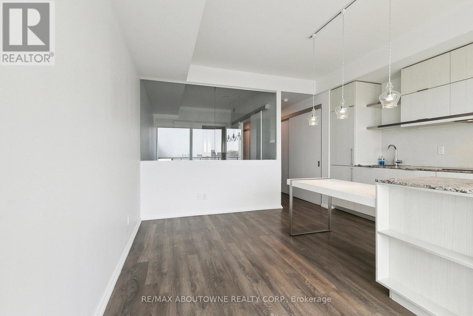 3811 - 197 Yonge Street, Toronto, Ontario  M5B 0C1 - Photo 11 - C12154242