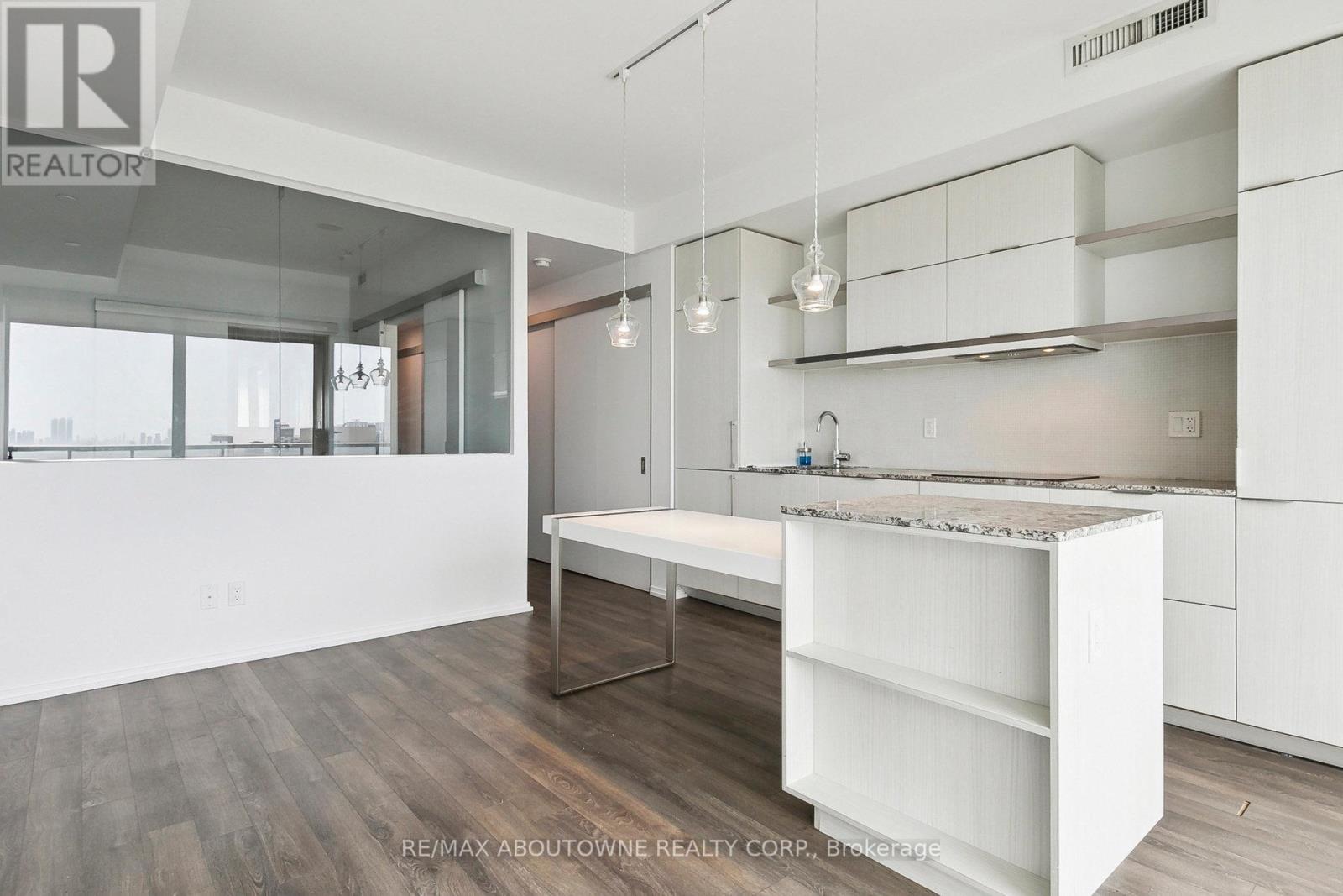 3811 - 197 Yonge Street, Toronto, Ontario  M5B 0C1 - Photo 12 - C12154242