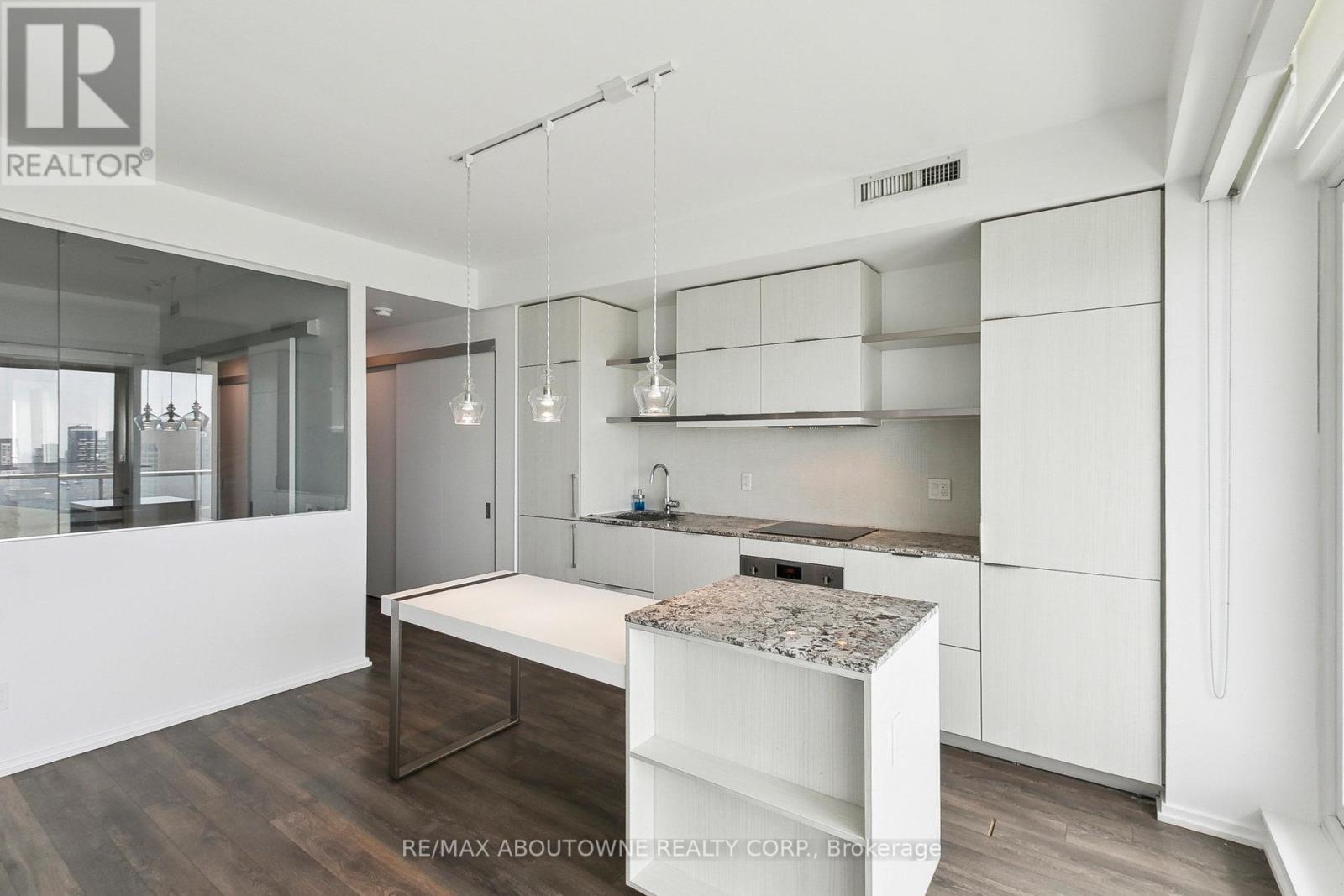 3811 - 197 Yonge Street, Toronto, Ontario  M5B 0C1 - Photo 14 - C12154242