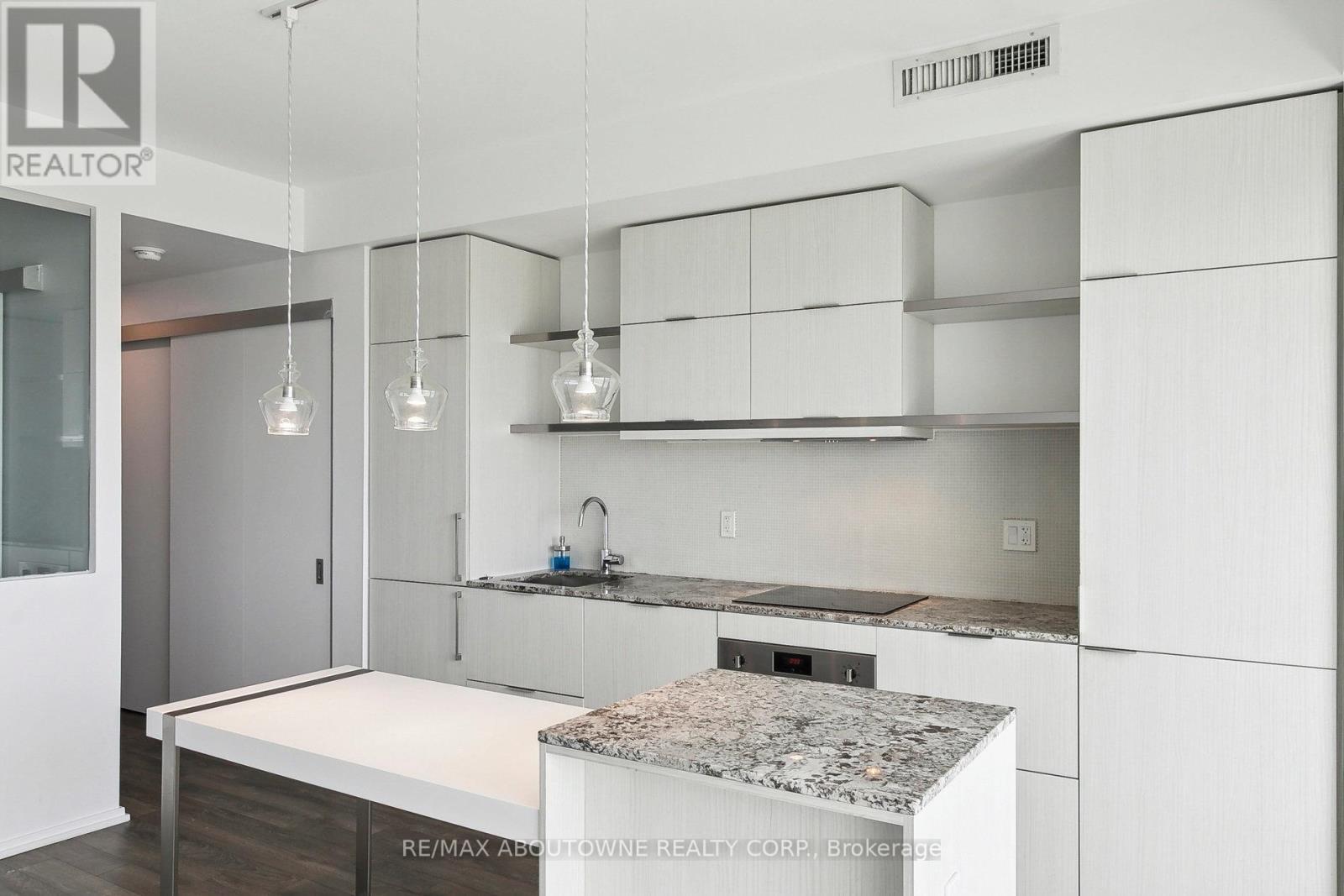 3811 - 197 Yonge Street, Toronto, Ontario  M5B 0C1 - Photo 15 - C12154242
