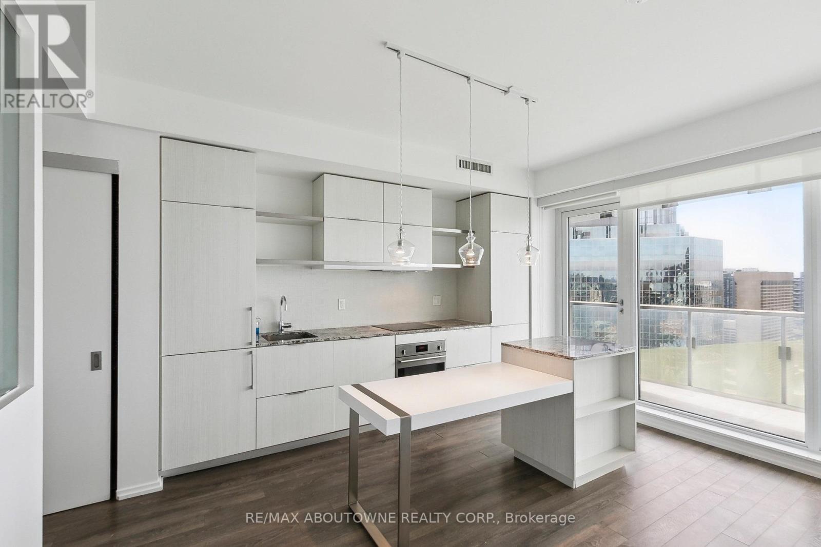 3811 - 197 Yonge Street, Toronto, Ontario  M5B 0C1 - Photo 16 - C12154242