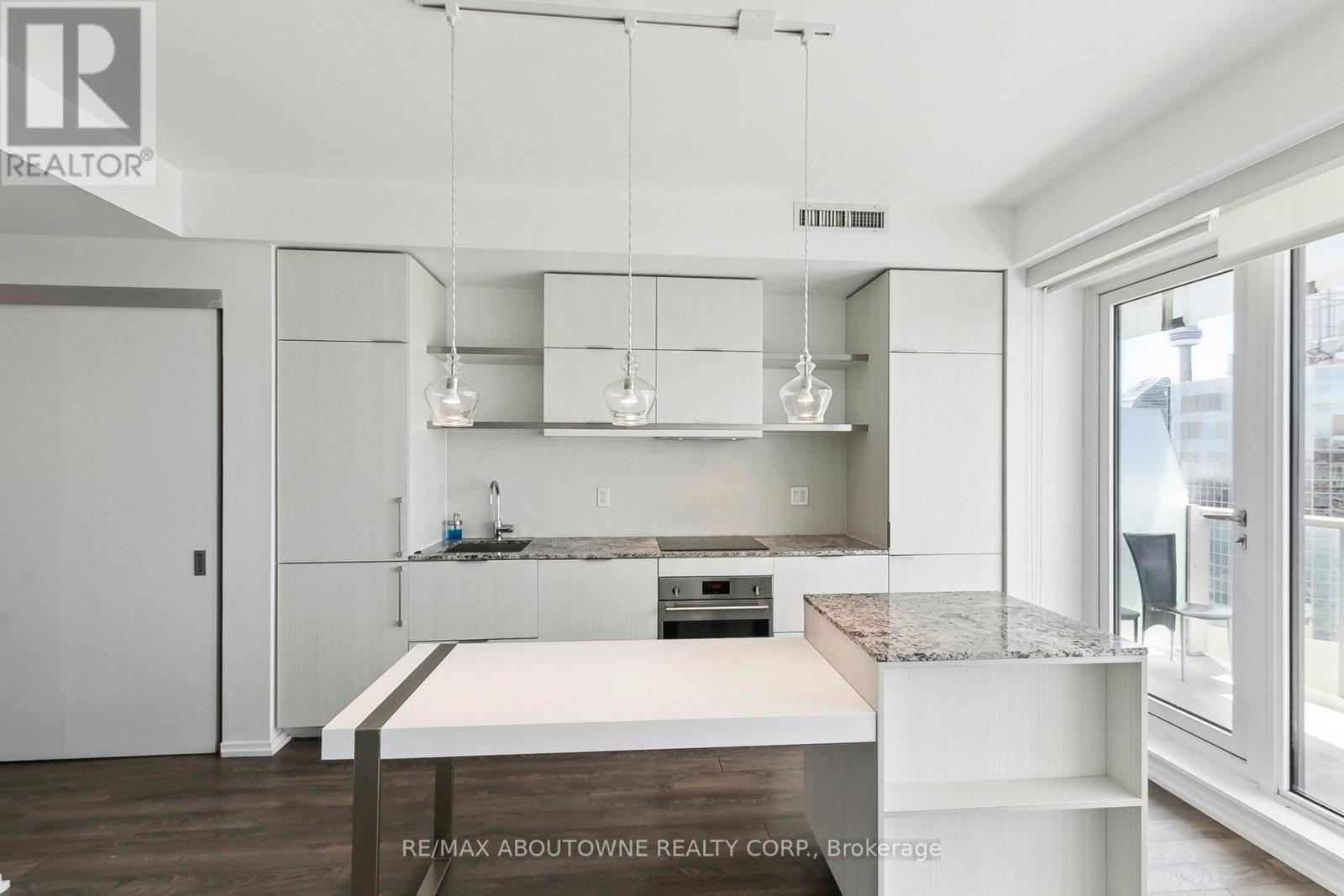 3811 - 197 Yonge Street, Toronto, Ontario  M5B 0C1 - Photo 18 - C12154242