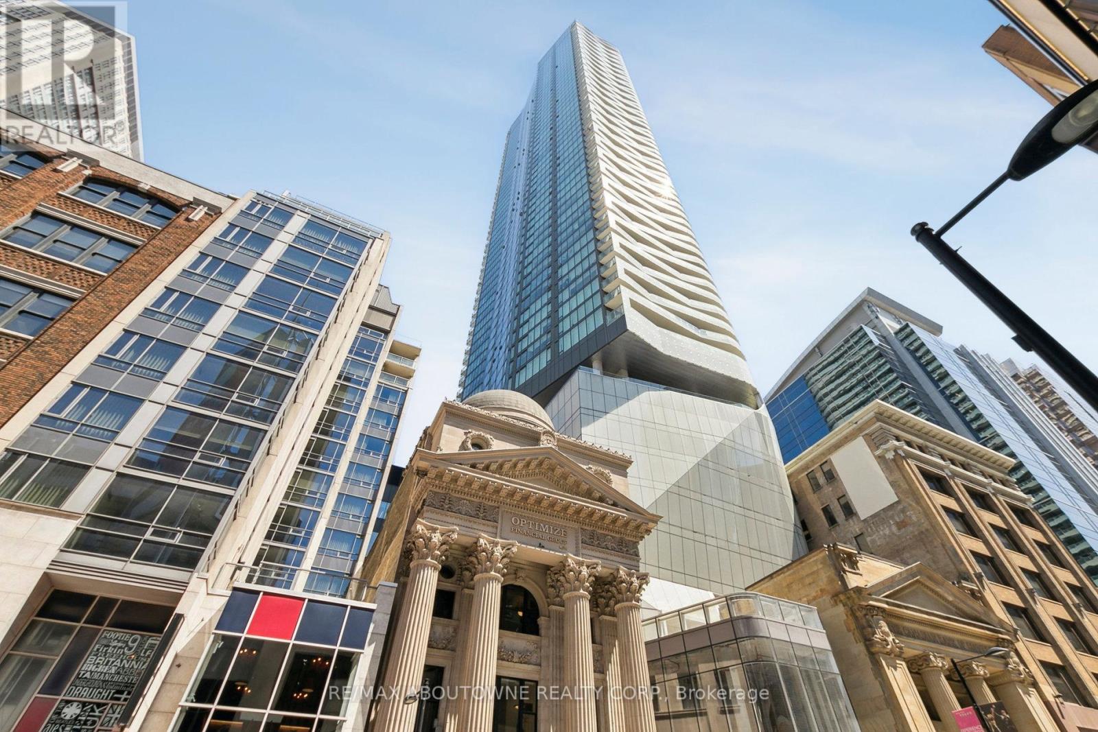 3811 - 197 Yonge Street, Toronto, Ontario  M5B 0C1 - Photo 2 - C12154242
