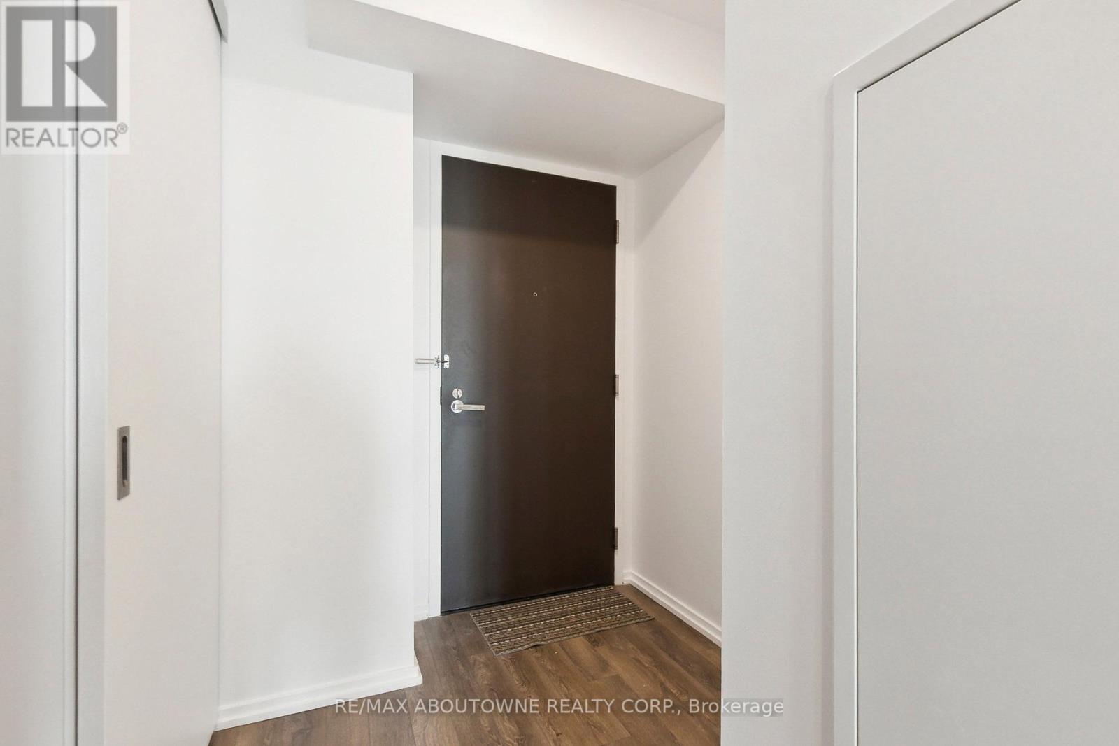 3811 - 197 Yonge Street, Toronto, Ontario  M5B 0C1 - Photo 4 - C12154242
