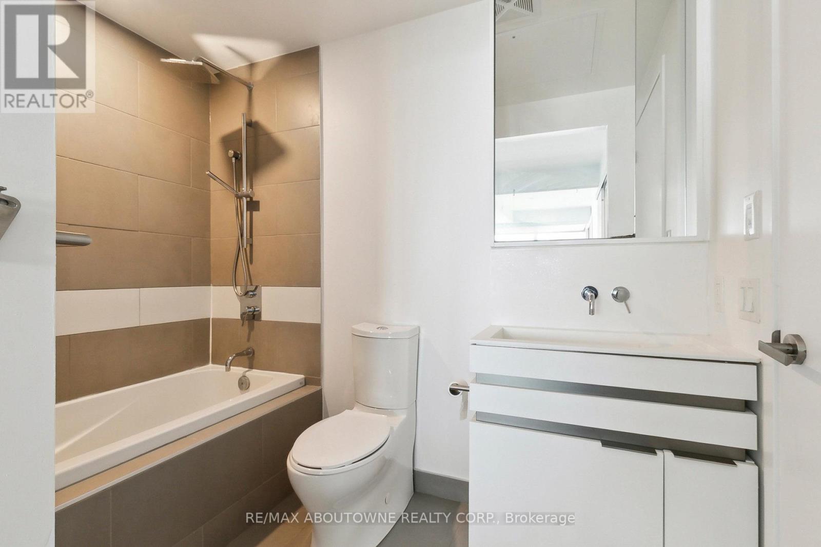 3811 - 197 Yonge Street, Toronto, Ontario  M5B 0C1 - Photo 40 - C12154242