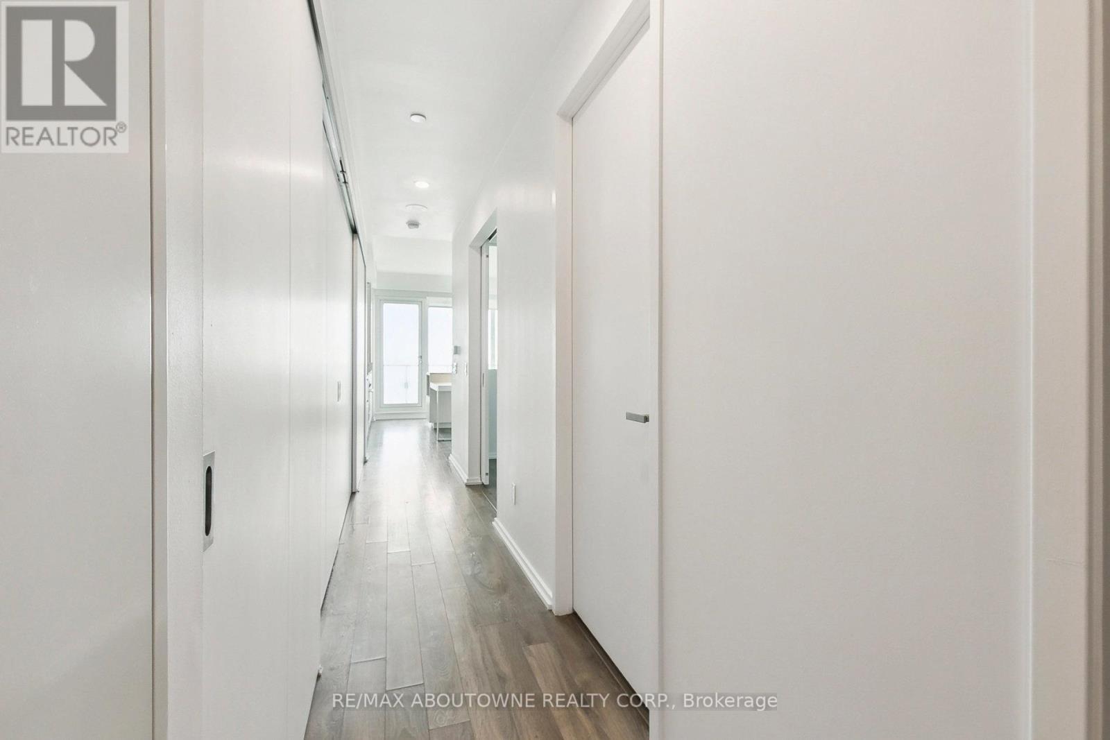 3811 - 197 Yonge Street, Toronto, Ontario  M5B 0C1 - Photo 5 - C12154242