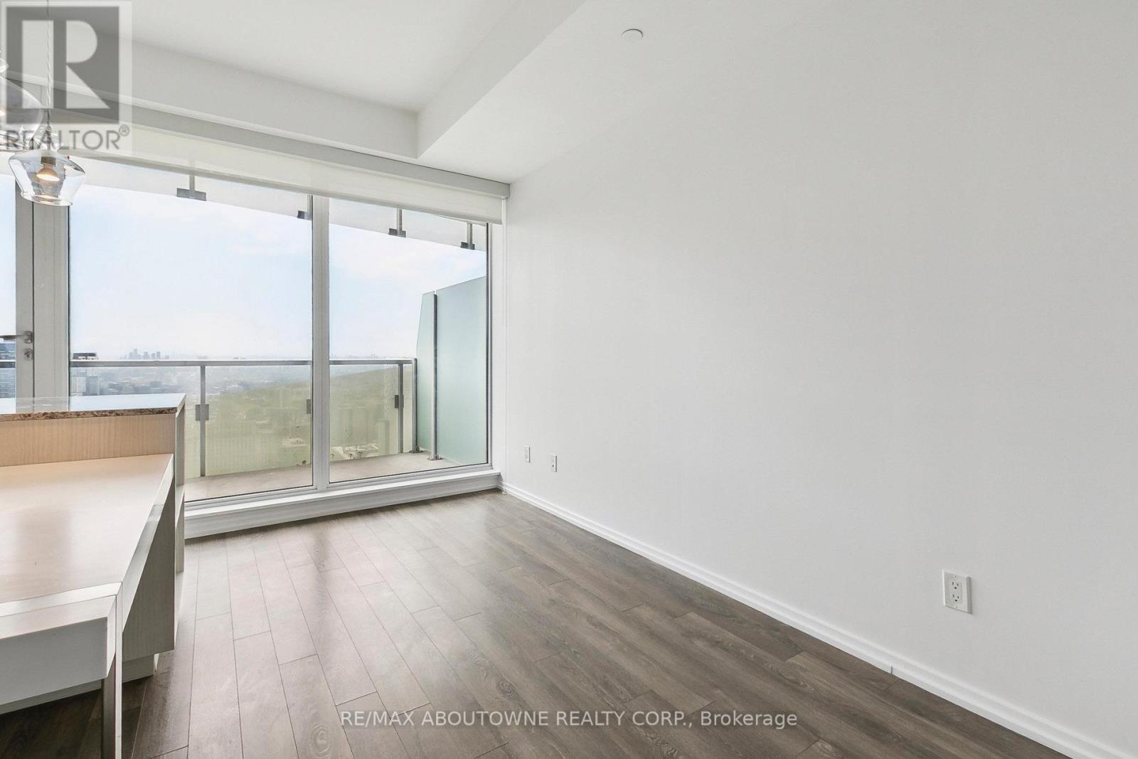 3811 - 197 Yonge Street, Toronto, Ontario  M5B 0C1 - Photo 6 - C12154242