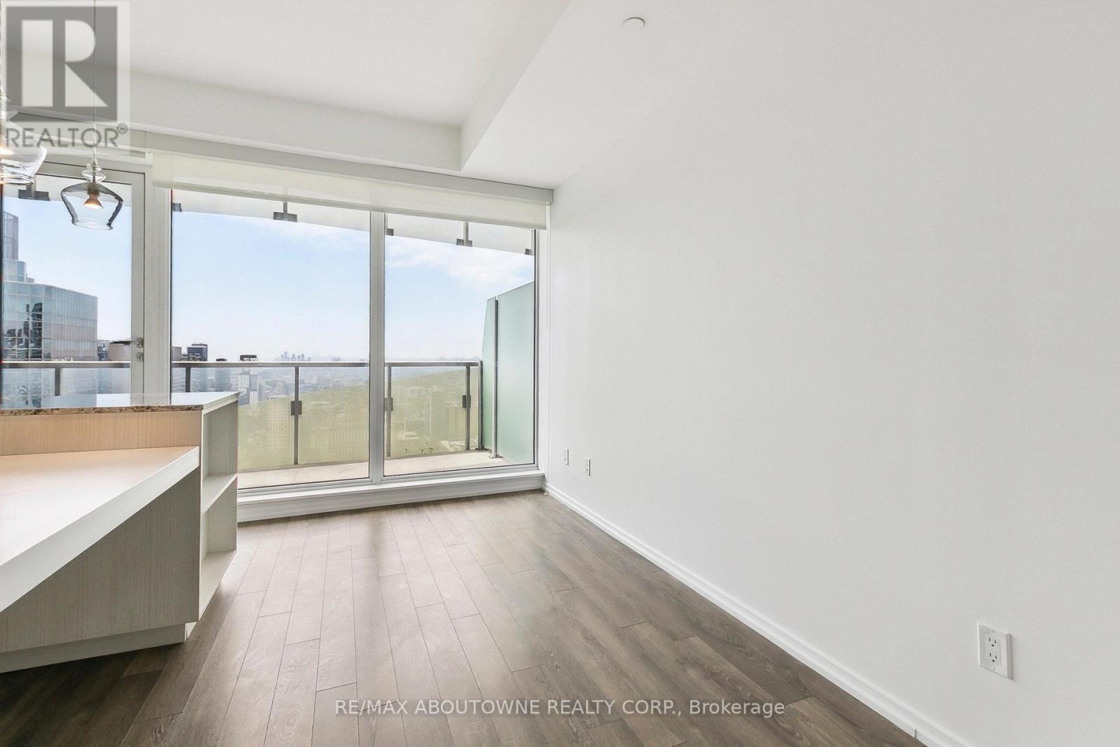 3811 - 197 Yonge Street, Toronto, Ontario  M5B 0C1 - Photo 8 - C12154242