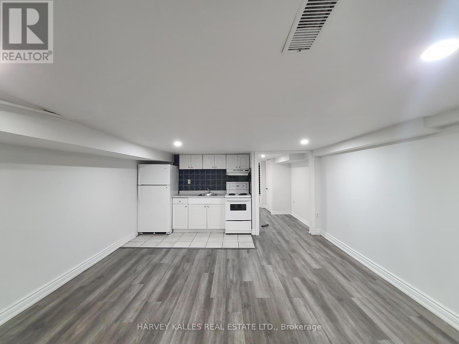 Lower - 629 Christie Street, Toronto, Ontario  M6G 3E6 - Photo 2 - C12154268