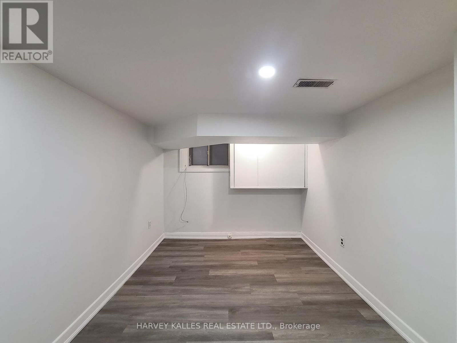 Lower - 629 Christie Street, Toronto, Ontario  M6G 3E6 - Photo 5 - C12154268
