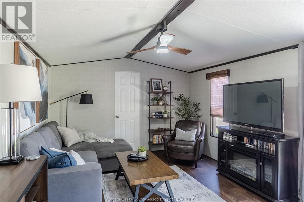 981 County Road 2 Unit# 537, Lakeshore, Ontario  N0R 1A0 - Photo 5 - 25011881