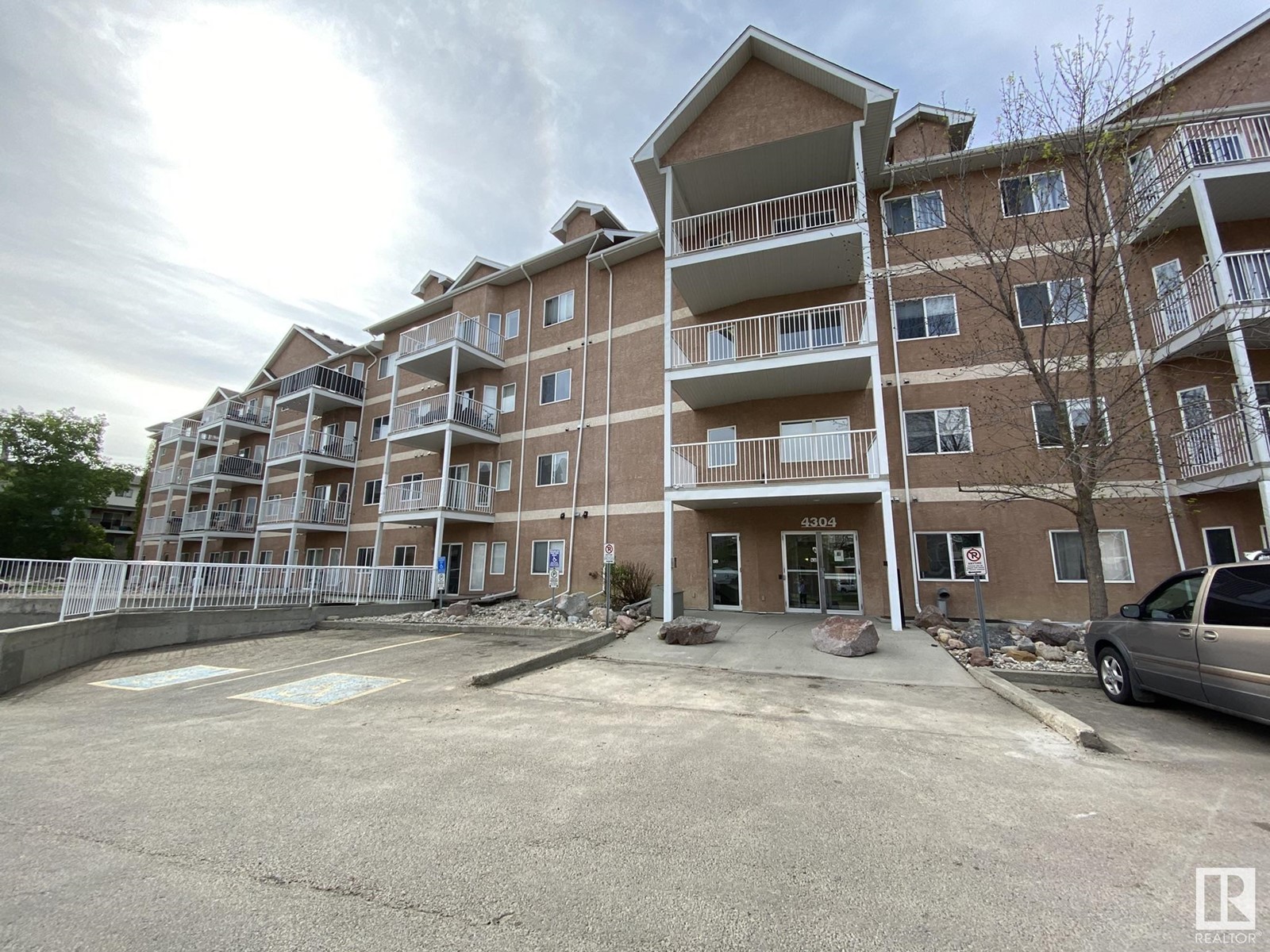 #219 4304 139 AV NW, Edmonton, Alberta