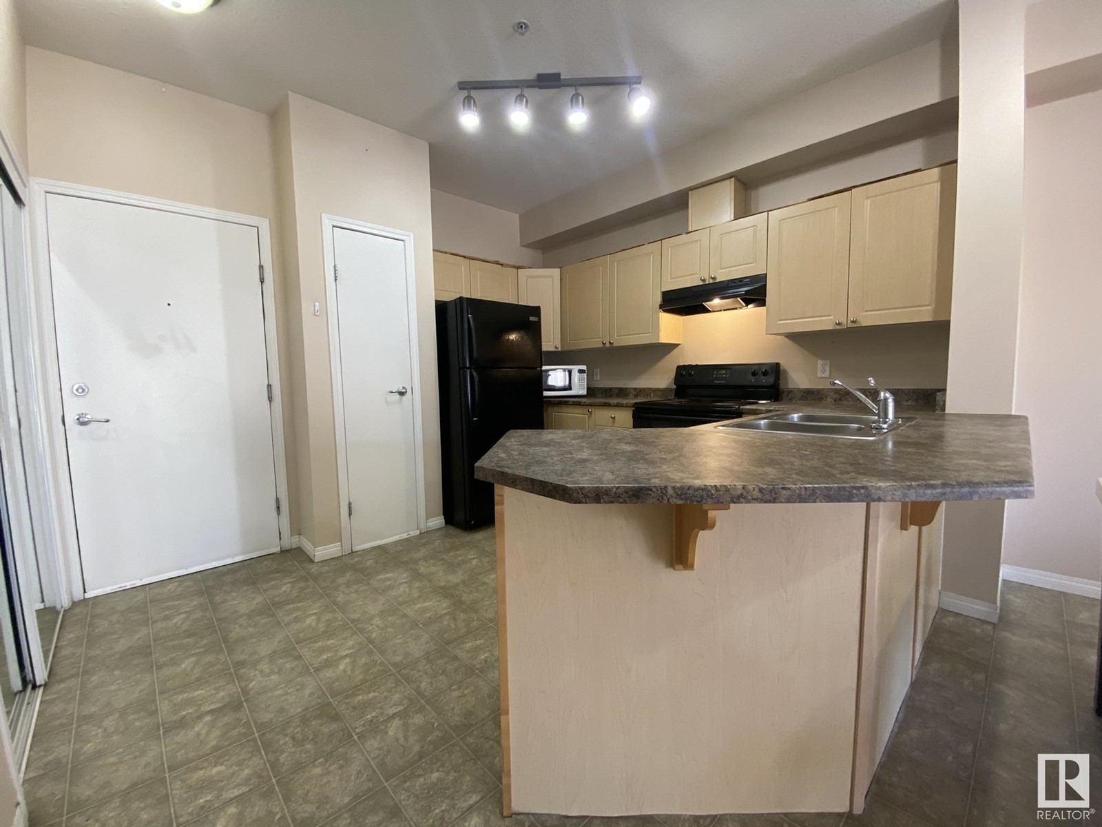 #219 4304 139 Av Nw, Edmonton, Alberta  T5Y 0H6 - Photo 4 - E4429567