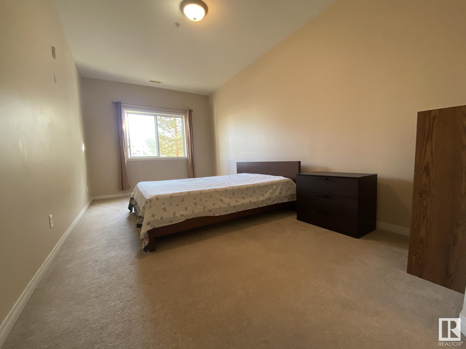 Property at #219 4304 139 AV NW image 5
