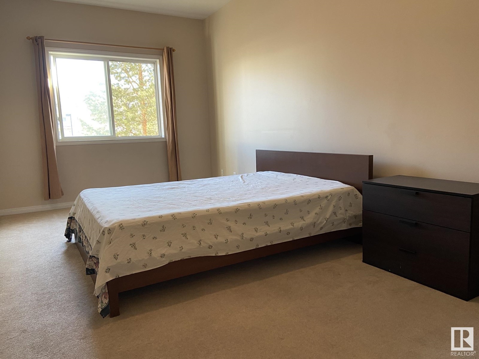 Property at #219 4304 139 AV NW image 4