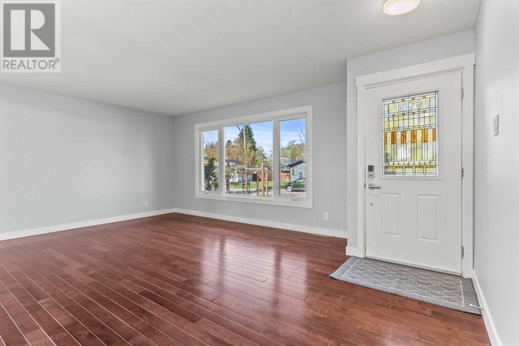 7424 Fleetwood Drive Se, Calgary, Alberta  T2H 0X1 - Photo 5 - A2220440