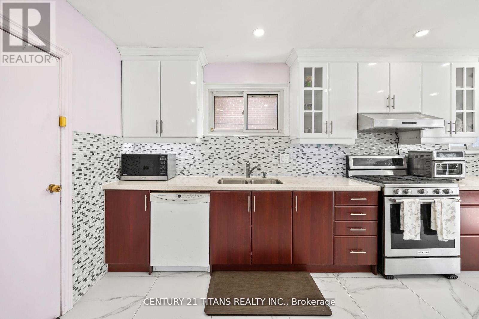 111 Dolly Varden Boulevard, Toronto, Ontario  M1H 2K7 - Photo 19 - E12154300