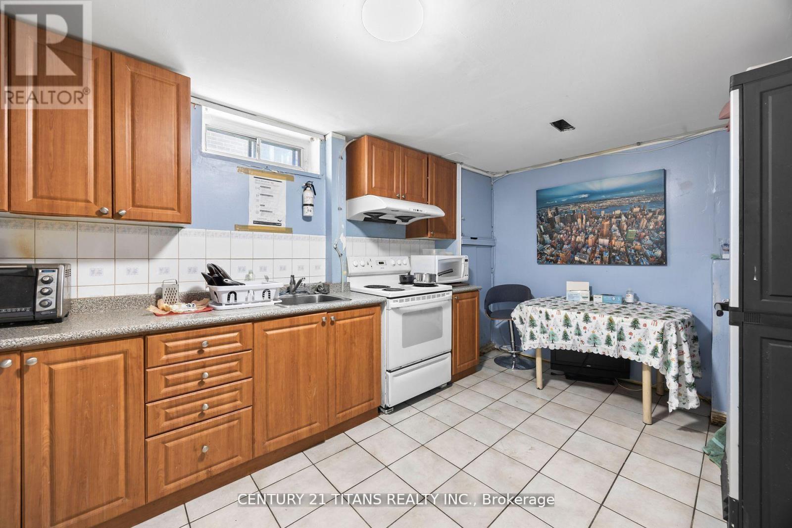 111 Dolly Varden Boulevard, Toronto, Ontario  M1H 2K7 - Photo 34 - E12154300