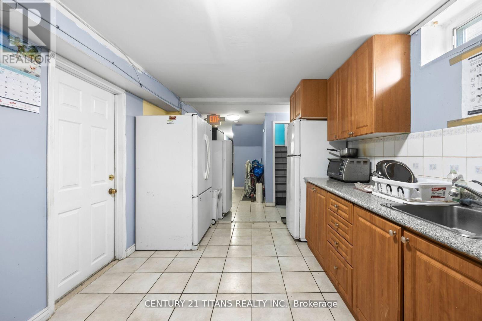 111 Dolly Varden Boulevard, Toronto, Ontario  M1H 2K7 - Photo 35 - E12154300