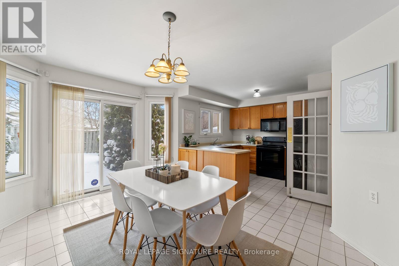 35 Valleywood Drive, Whitby, Ontario  L1R 2J6 - Photo 17 - E12154352