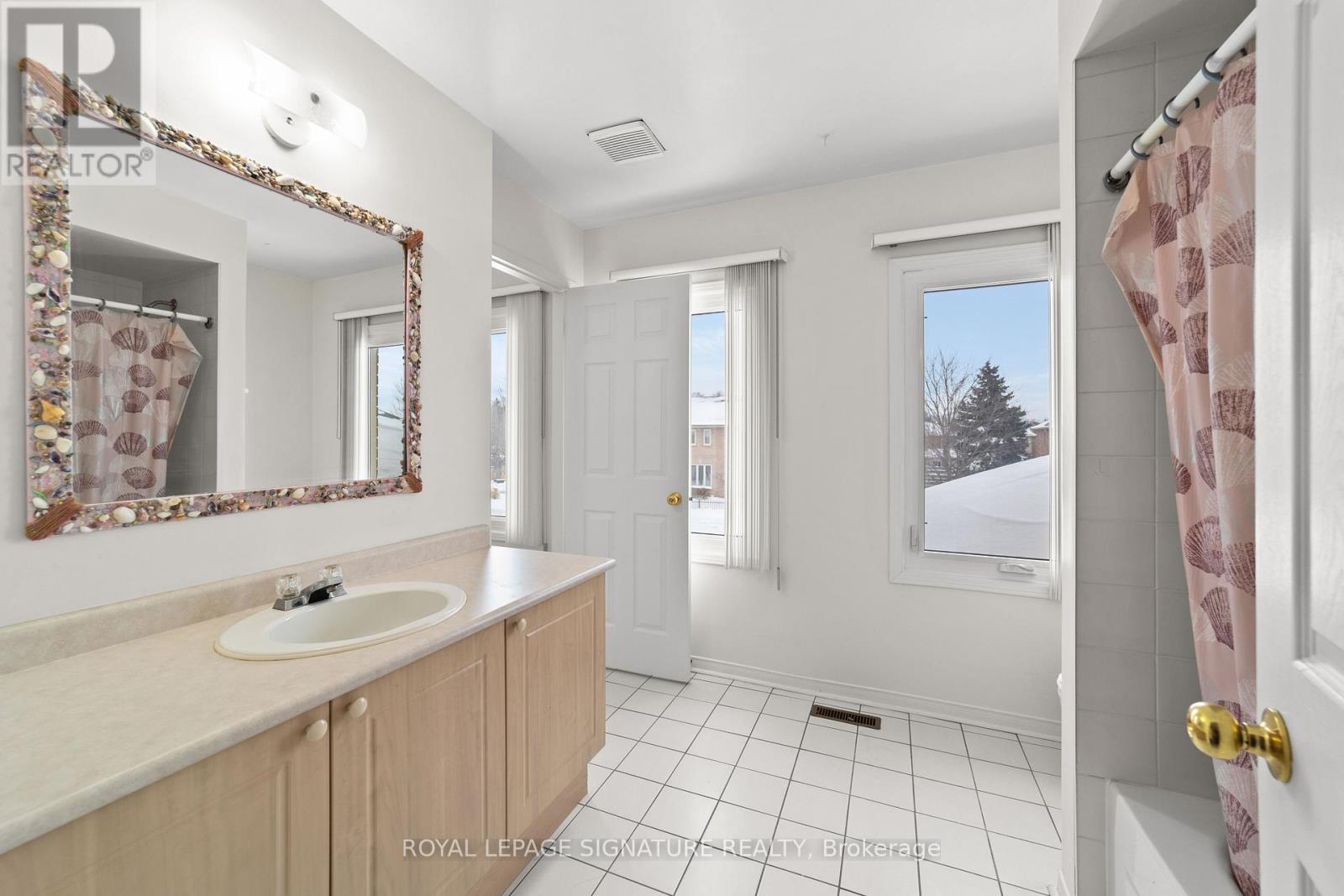 35 Valleywood Drive, Whitby (Williamsburg), Ontario  L1R 2J6 - Photo 30 - E12154352