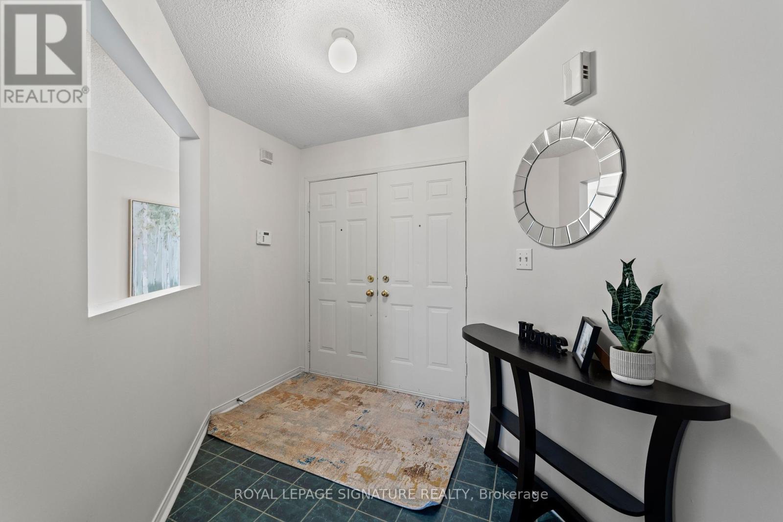 35 Valleywood Drive, Whitby, Ontario  L1R 2J6 - Photo 4 - E12154352
