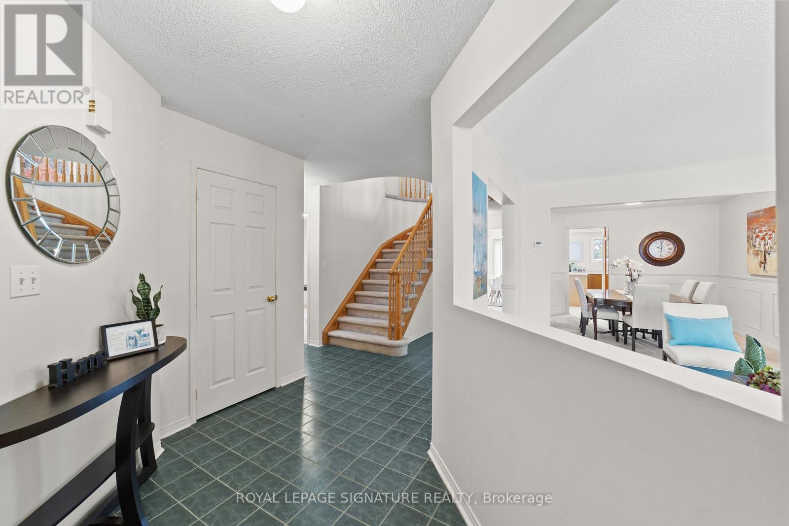 35 Valleywood Drive, Whitby, Ontario  L1R 2J6 - Photo 5 - E12154352