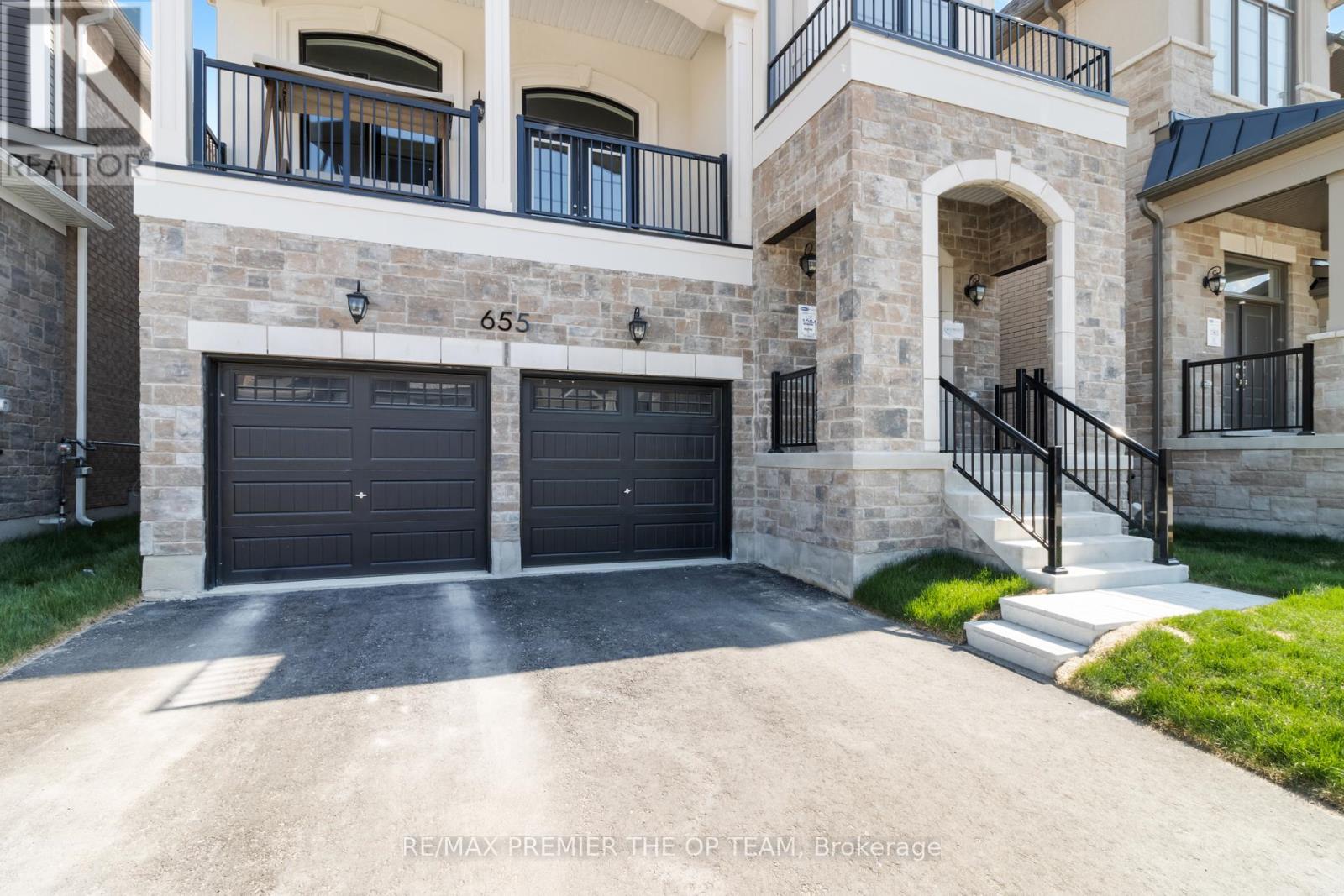 Property at 655 NEWLOVE STREET image 2
