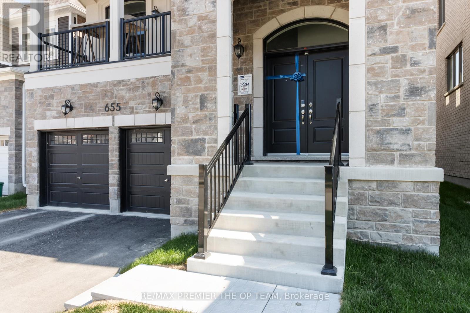 Property at 655 NEWLOVE STREET image 3