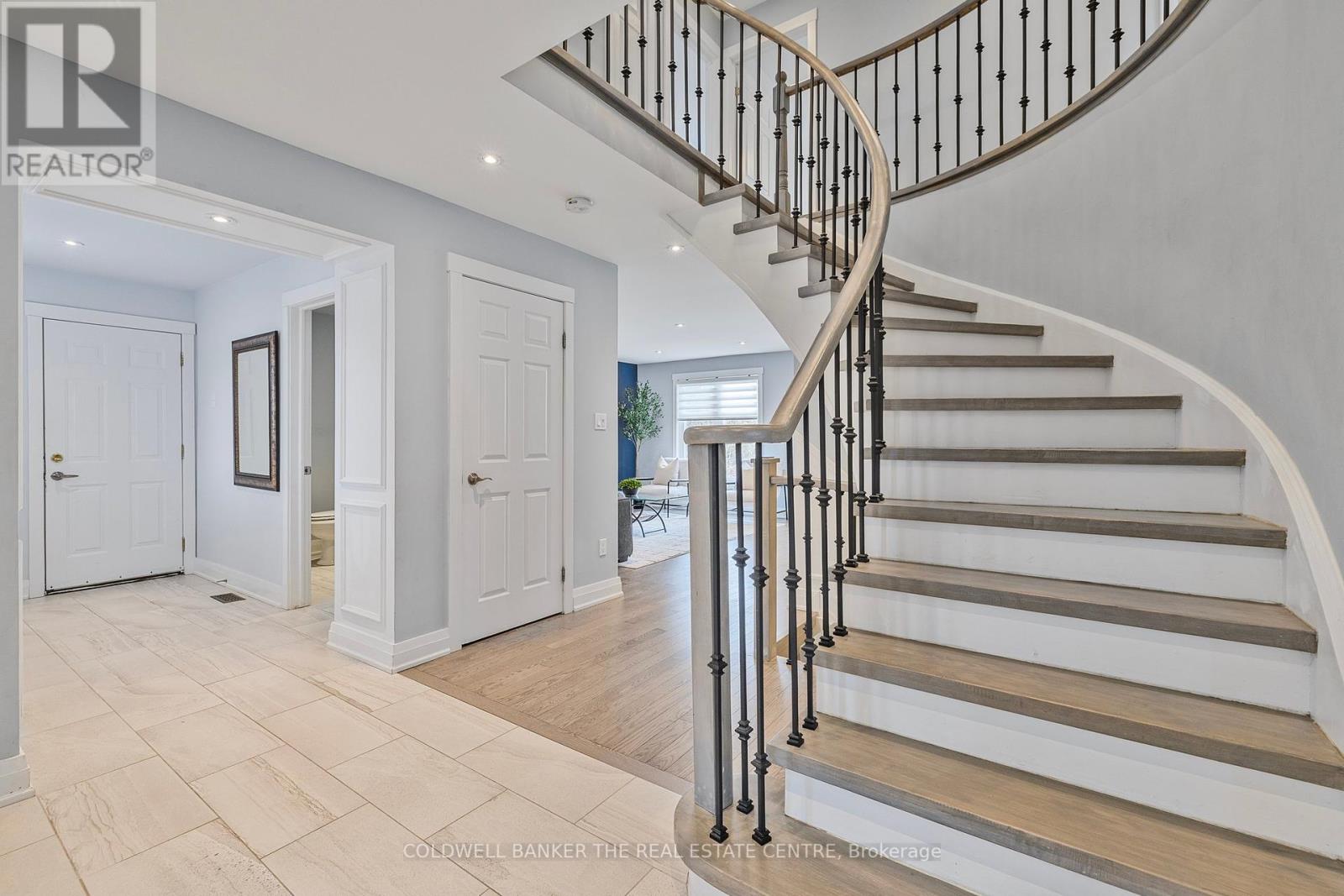 3 Donlands Avenue, East Gwillimbury, Ontario  L0G 1V0 - Photo 7 - N12154199