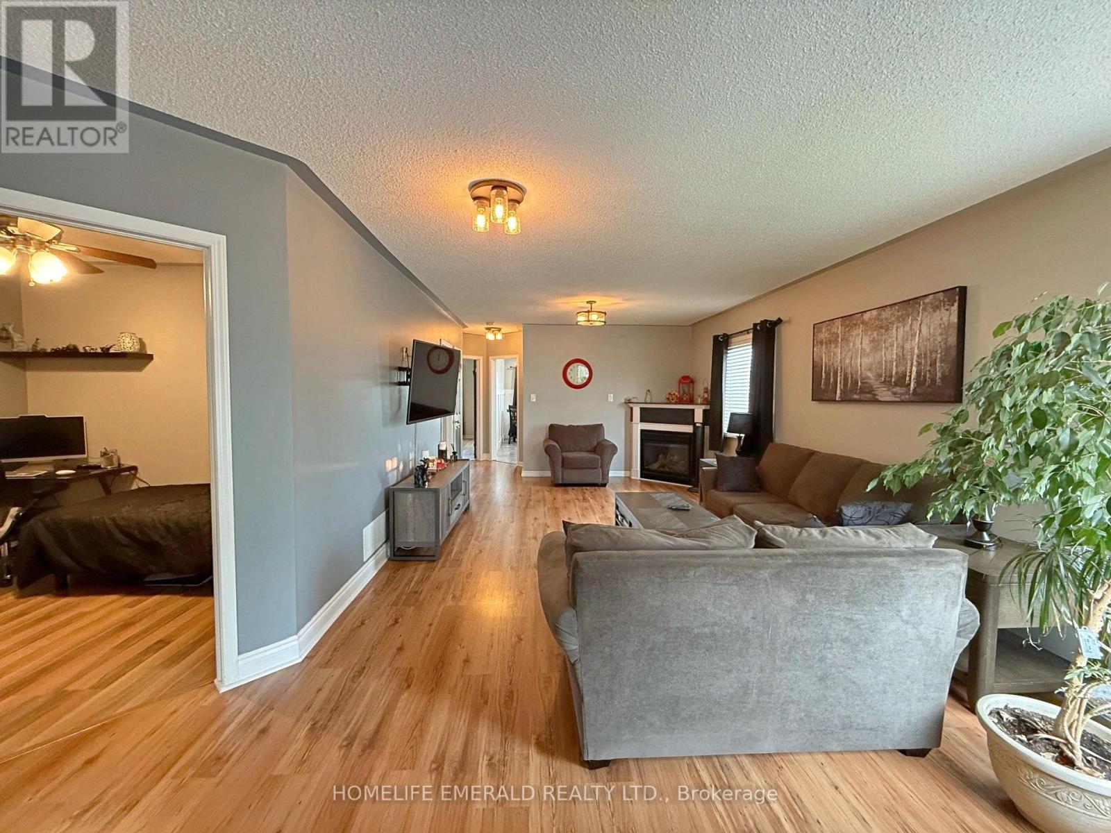 144 Maplewood Drive, Essa, Ontario  L0M 1B4 - Photo 8 - N12154234