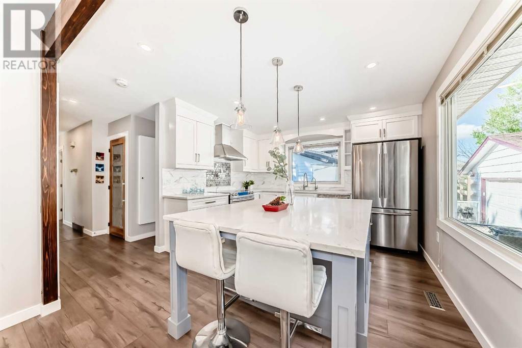 5624 Dalcastle Rise Nw, Calgary, Alberta  T3A 2A5 - Photo 5 - A2220646