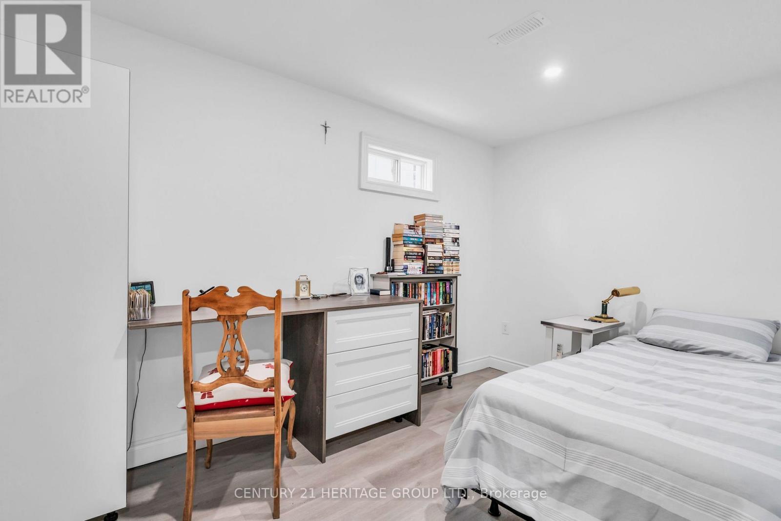 47 Emerald Street, Wasaga Beach, Ontario  L9Z 0K8 - Photo 42 - S12154160