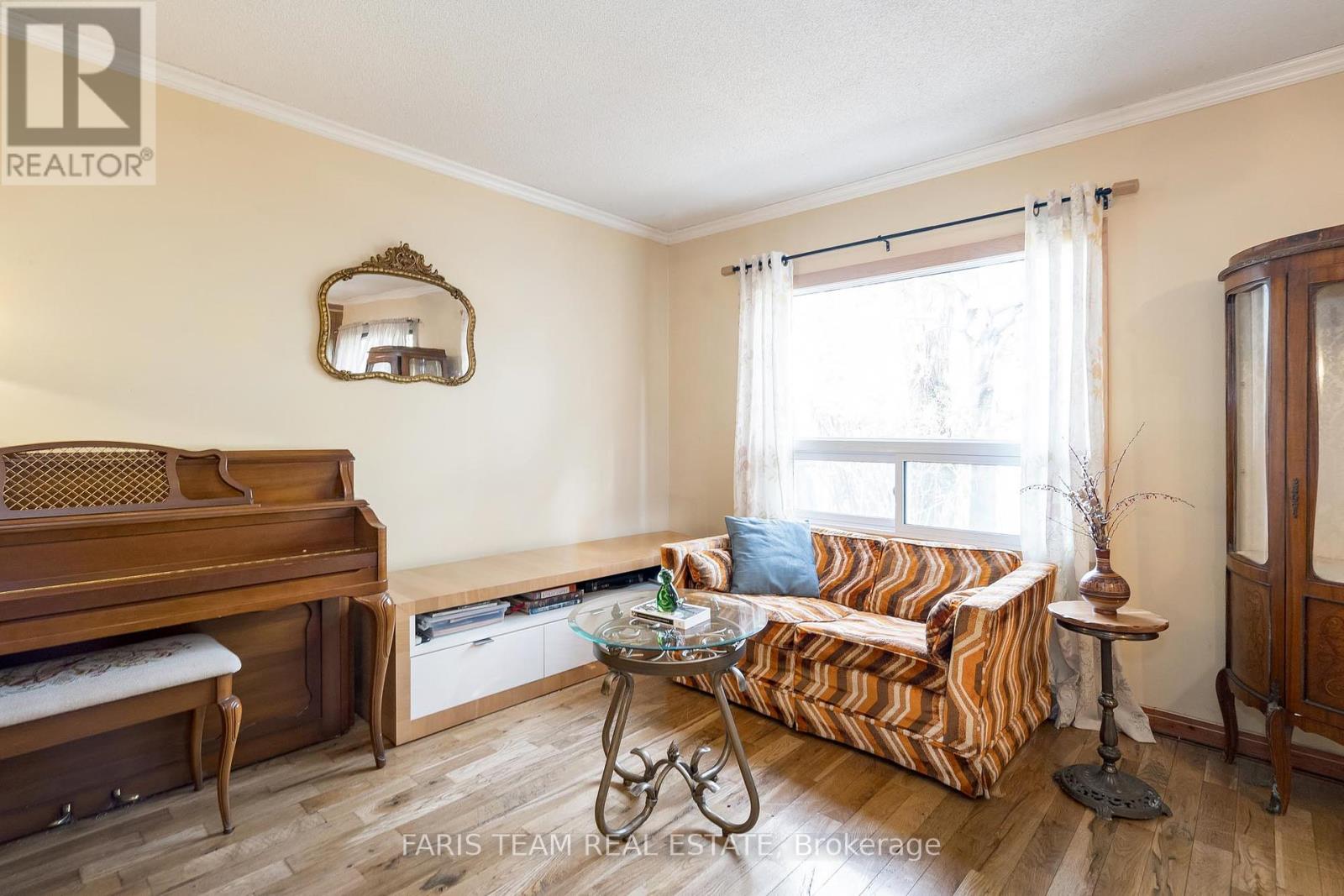 89 Melinda Crescent, Barrie, Ontario  L4N 5T7 - Photo 10 - S12154182