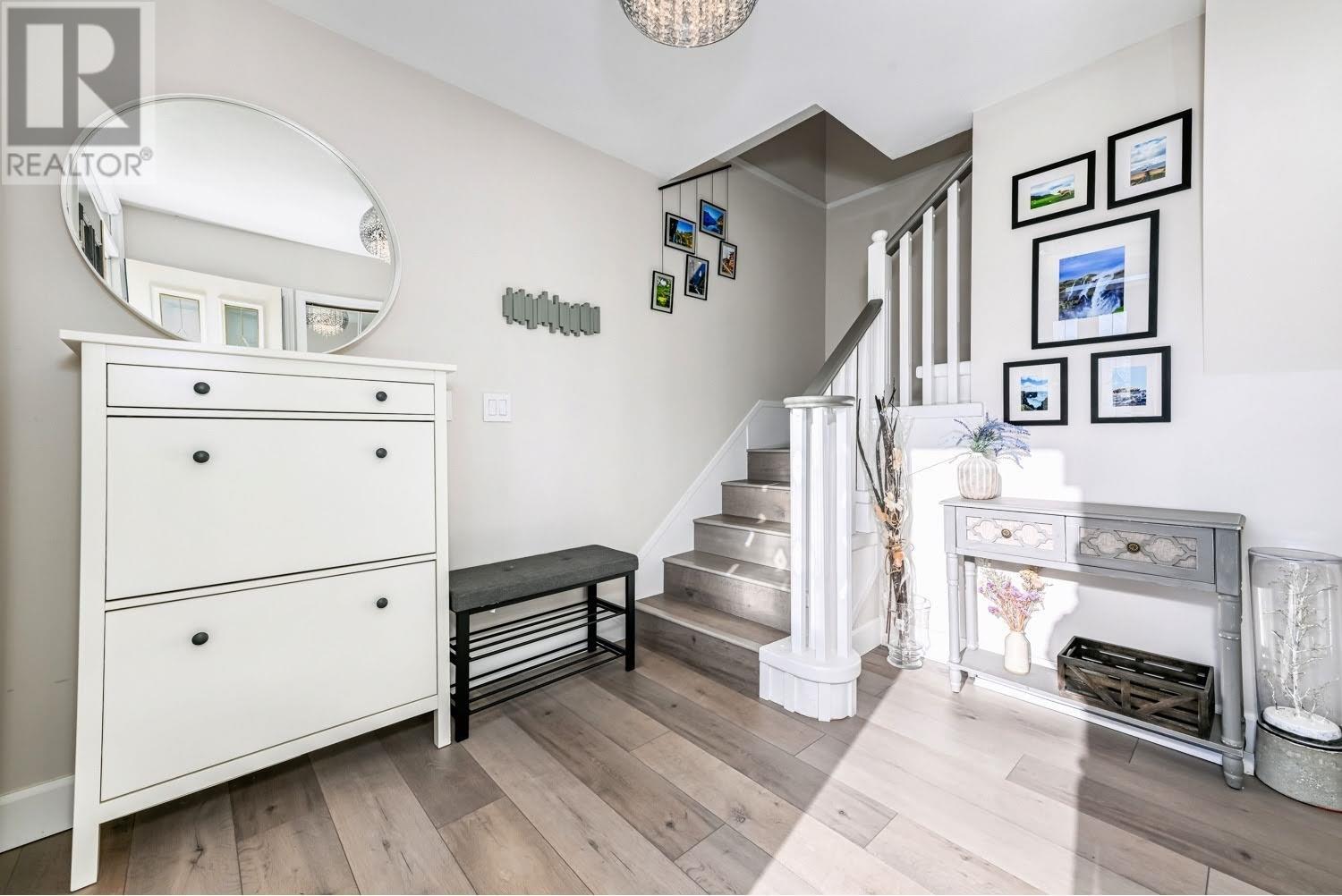 Listing Picture 2 of 30 : 795 E 52ND AVENUE, Vancouver / 溫哥華 - 魯藝地產 Yvonne Lu Group - MLS Medallion Club Member