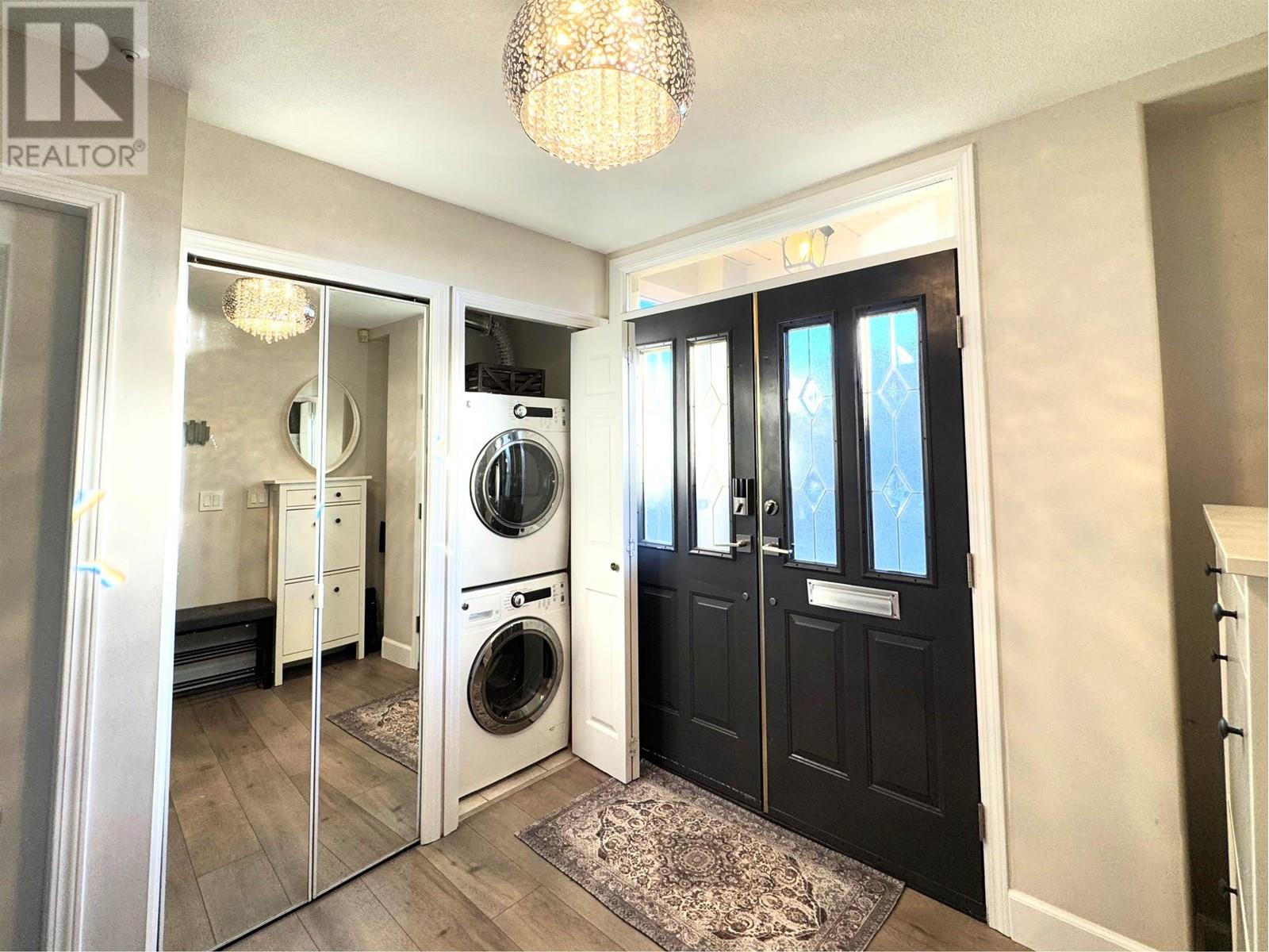 Listing Picture 3 of 30 : 795 E 52ND AVENUE, Vancouver / 溫哥華 - 魯藝地產 Yvonne Lu Group - MLS Medallion Club Member