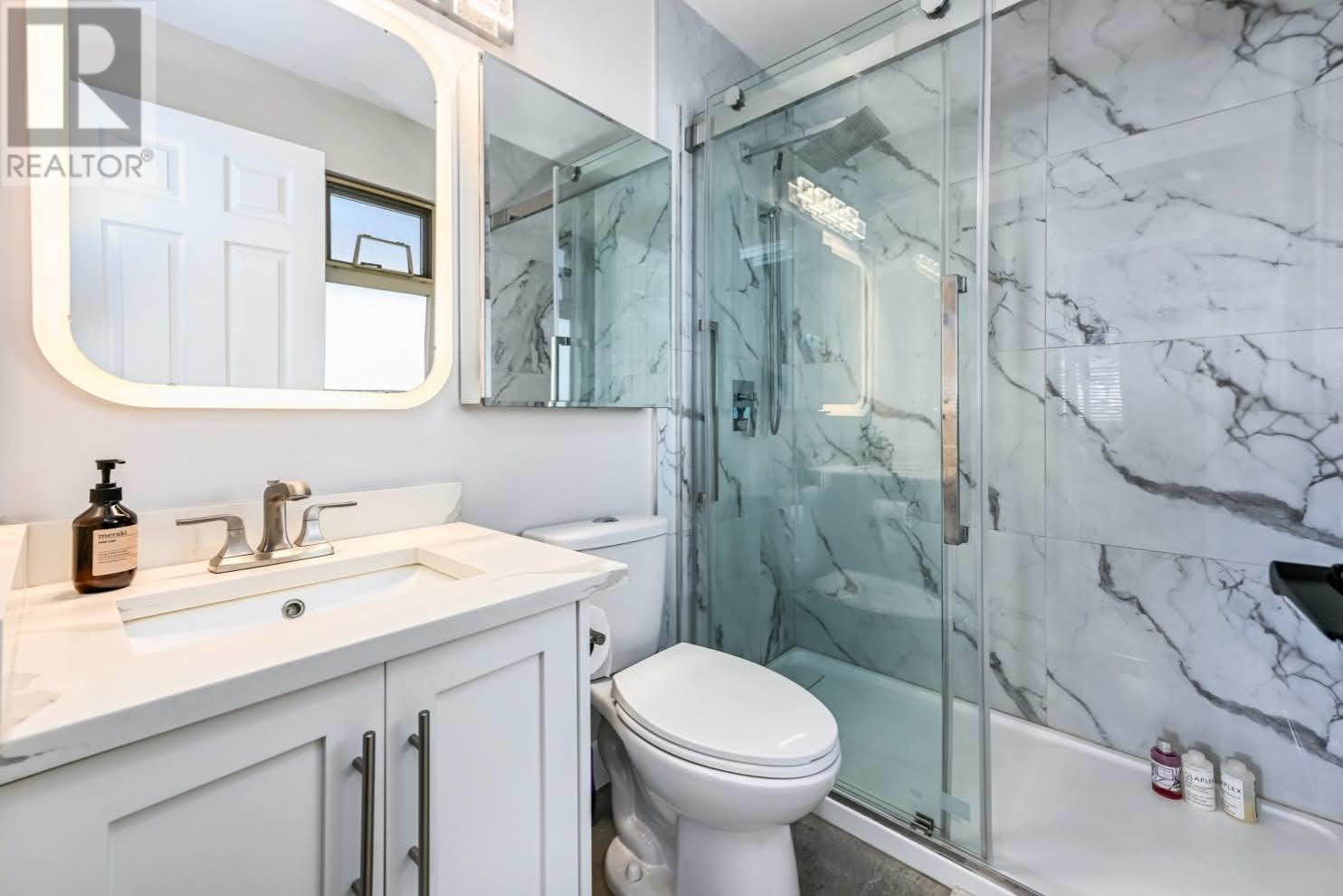 Listing Picture 17 of 30 : 795 E 52ND AVENUE, Vancouver / 溫哥華 - 魯藝地產 Yvonne Lu Group - MLS Medallion Club Member